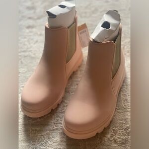Native Stylish Pink Chelsea Boots